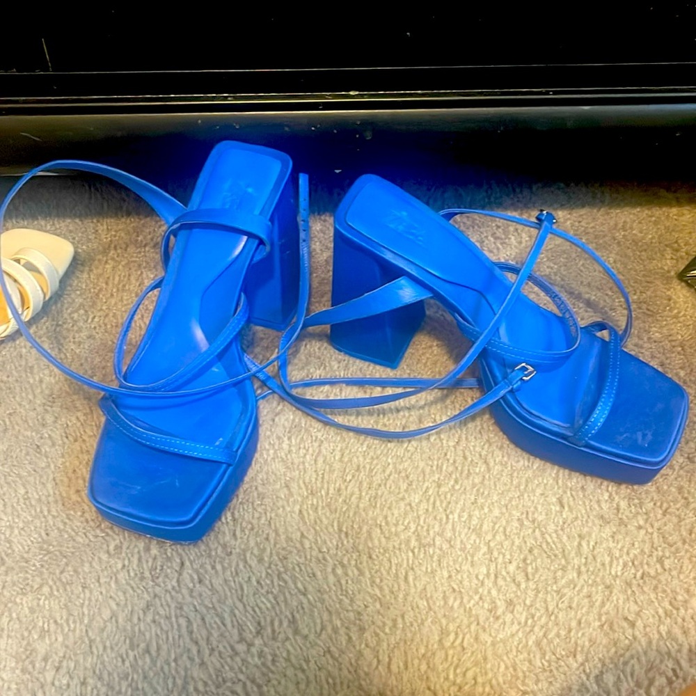 Zara Strappy blue chunky heel